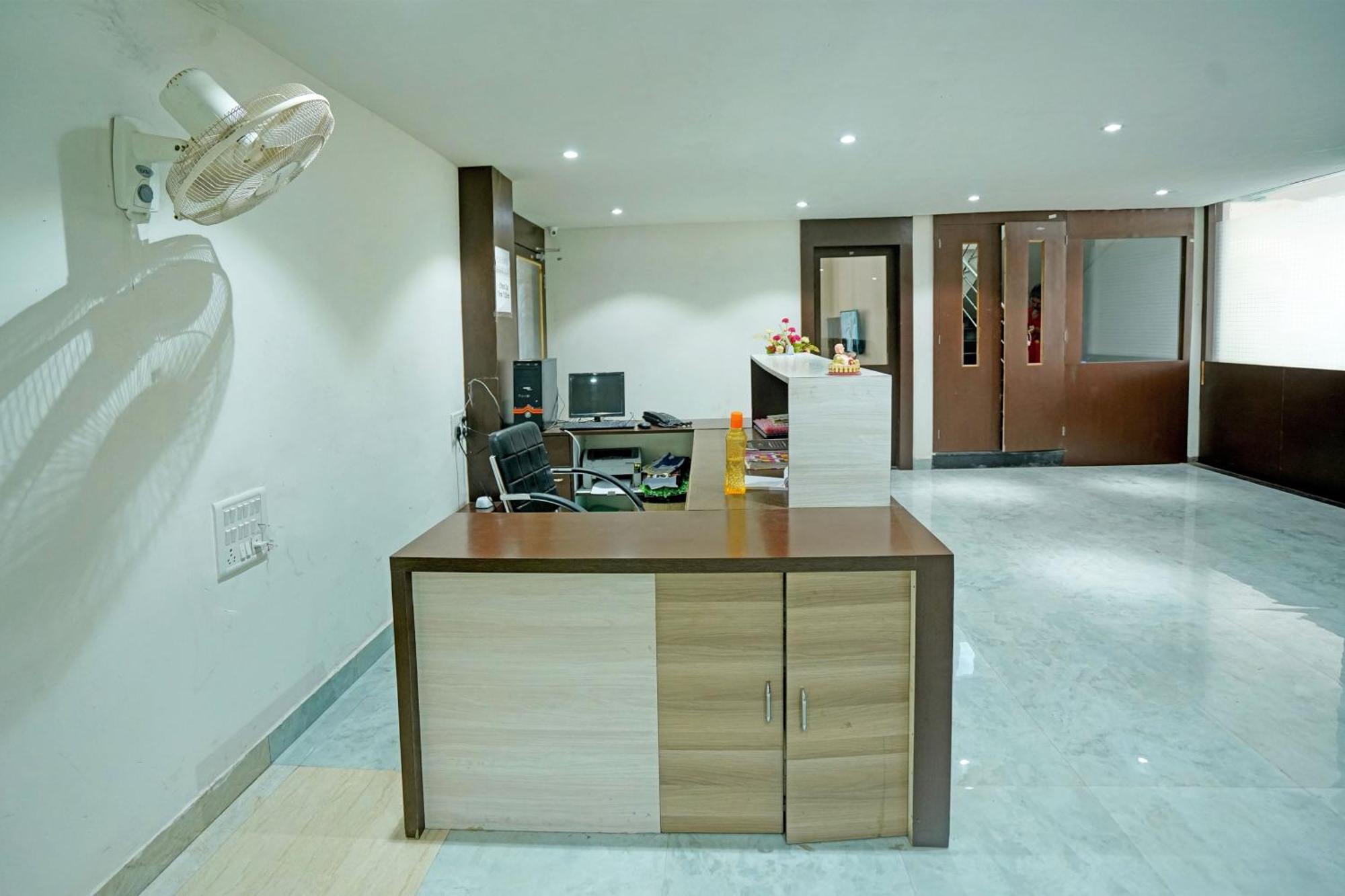 Hotel O Ss Palace Rāipur Екстериор снимка