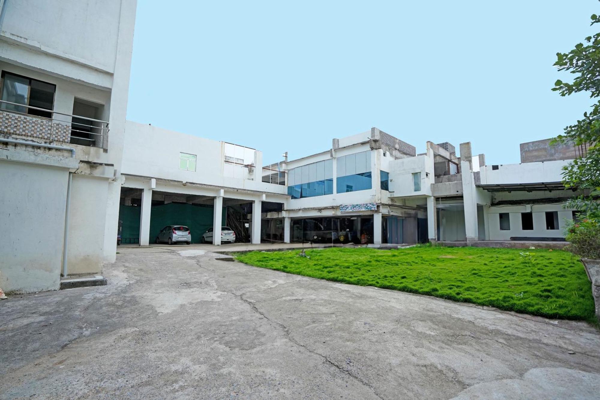 Hotel O Ss Palace Rāipur Екстериор снимка